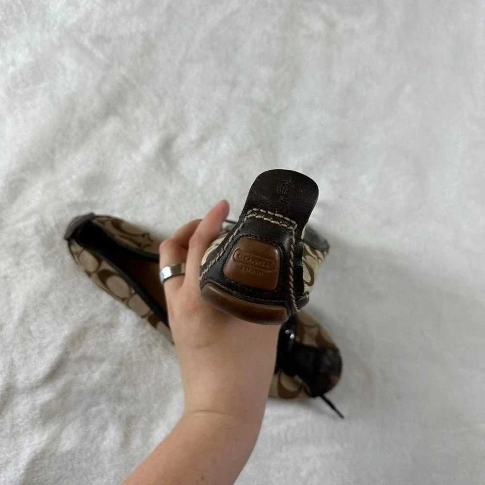 Coach Jenilee signature brown ballet flats leather detailing y2k office siren